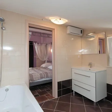 Davorka In - Haus Fuer 8 Personen Villa *
