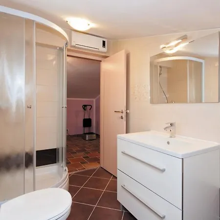 Davorka In - Haus Fuer 8 Personen