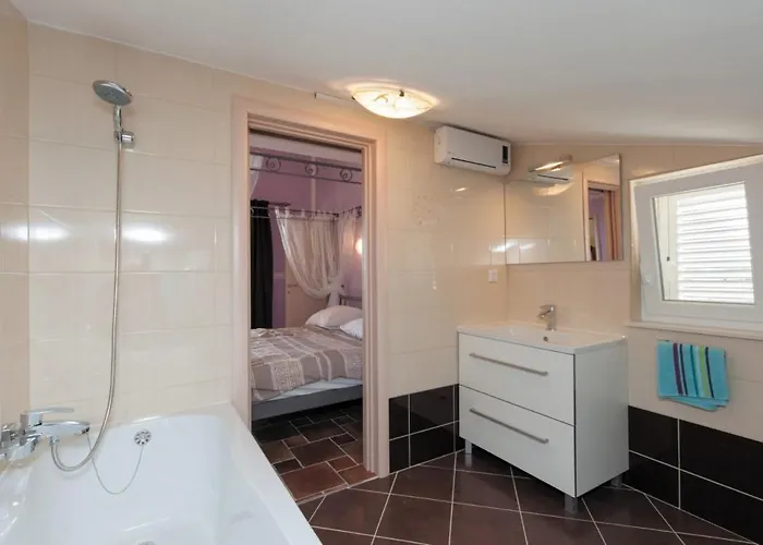 Davorka In - Haus Fuer 8 Personen * Supetarska Draga